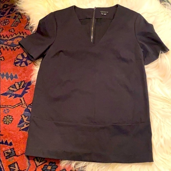 Theory black v-neck top - Picture 1 of 6